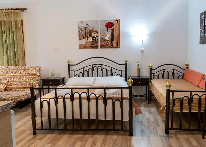 Sofias East * נאוס מרמרס
