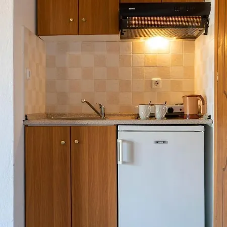 Sofias East נאוס מרמרס