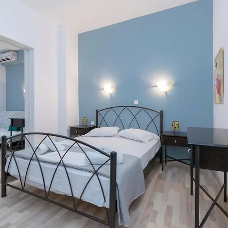 Sofias East נאוס מרמרס